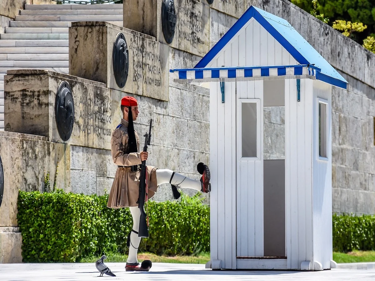 Pośród starożytnych ruin i błękitu morza